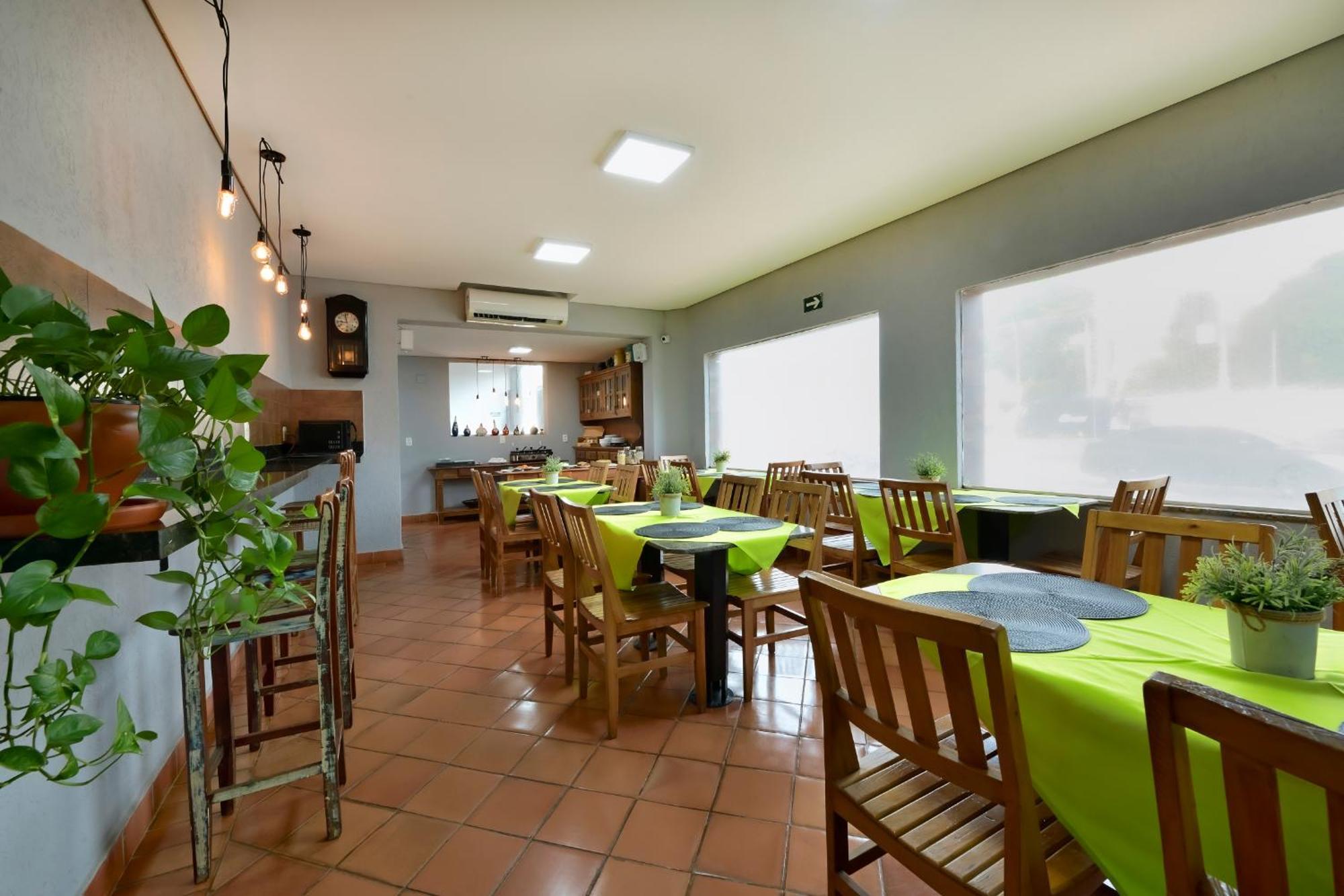 Hotel Senador 2*